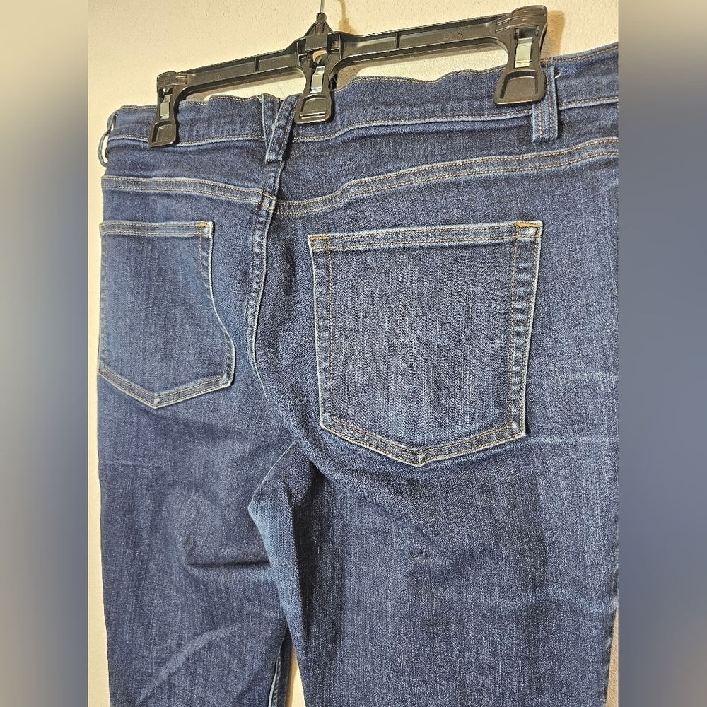 Duluth Trading Denim Blue Jeans Women's Size 10 x 31 * See Notes about wear - Picture 4 of 7